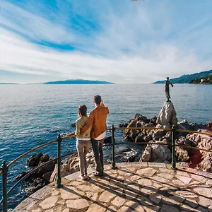 Maja With Free Private Parking And Lovely Sea View Terrace Apartament